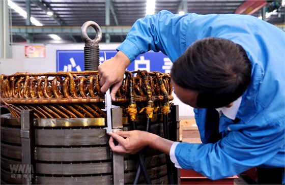 皖南电机检测人员仔细检测高压电机定子定位尺寸 皖南电机检测人员仔细检测高压电机定子定位尺寸